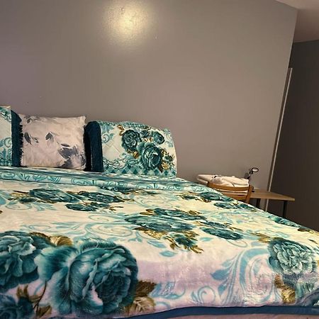 Divine Villa Guest House 65 Sherman 6Mins To Airport And 4Mins To Penn Station Newark Exterior foto