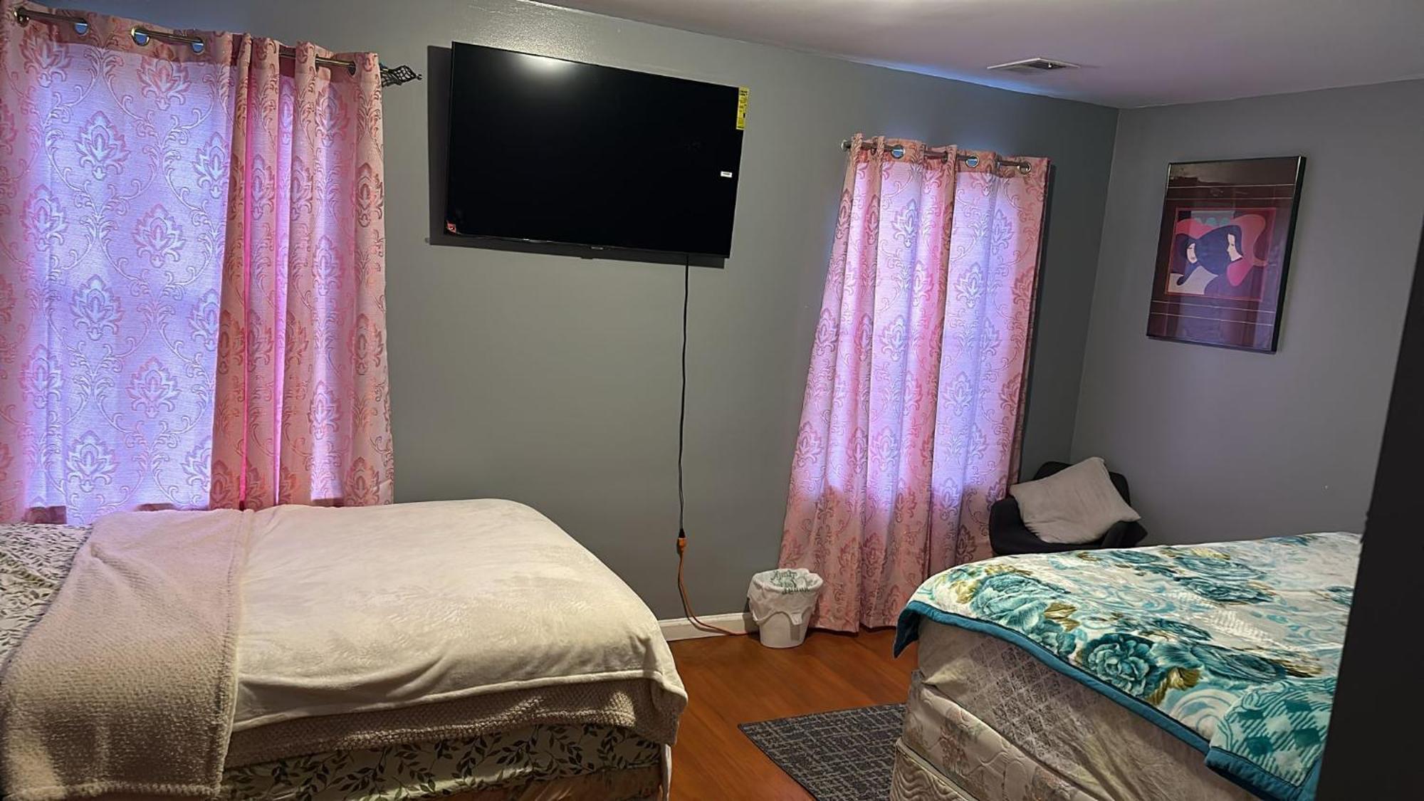 Divine Villa Guest House 65 Sherman 6Mins To Airport And 4Mins To Penn Station Newark Exterior foto